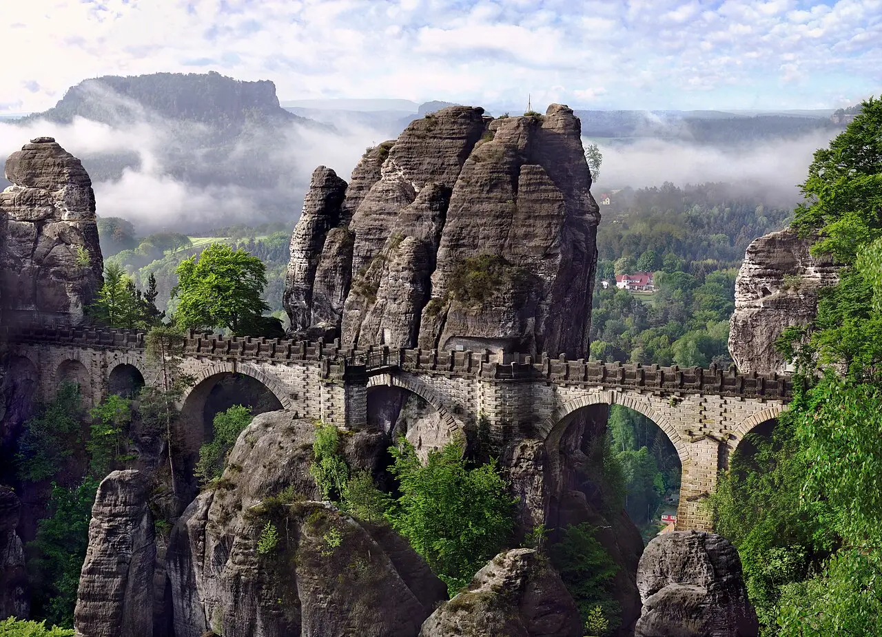 Basteibrücke in der Sächsischen Schweiz — Drehortregion der Sachsen-Folgen
