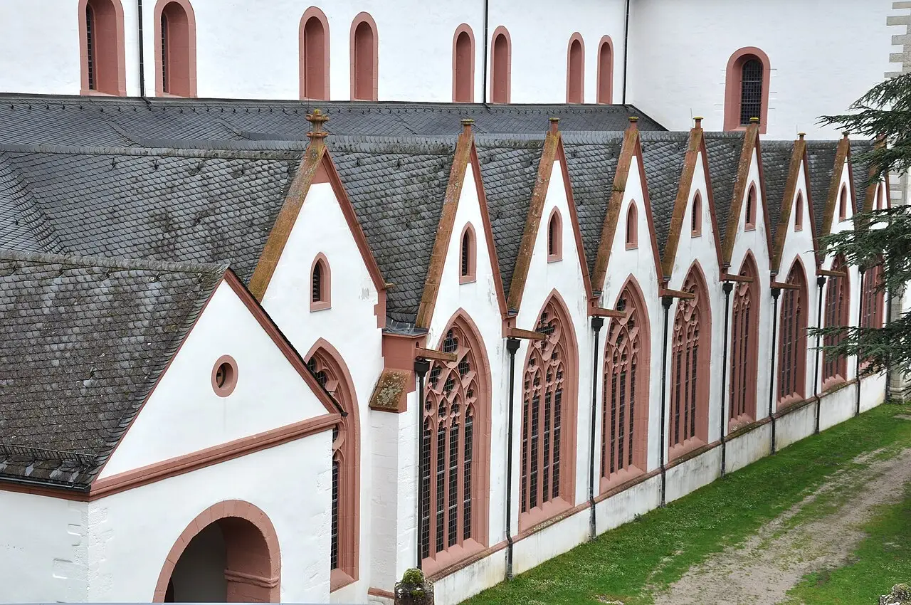 Kloster Eberbach im Rheingau — Drehort der Kloster-Folgen von Pfarrer Braun